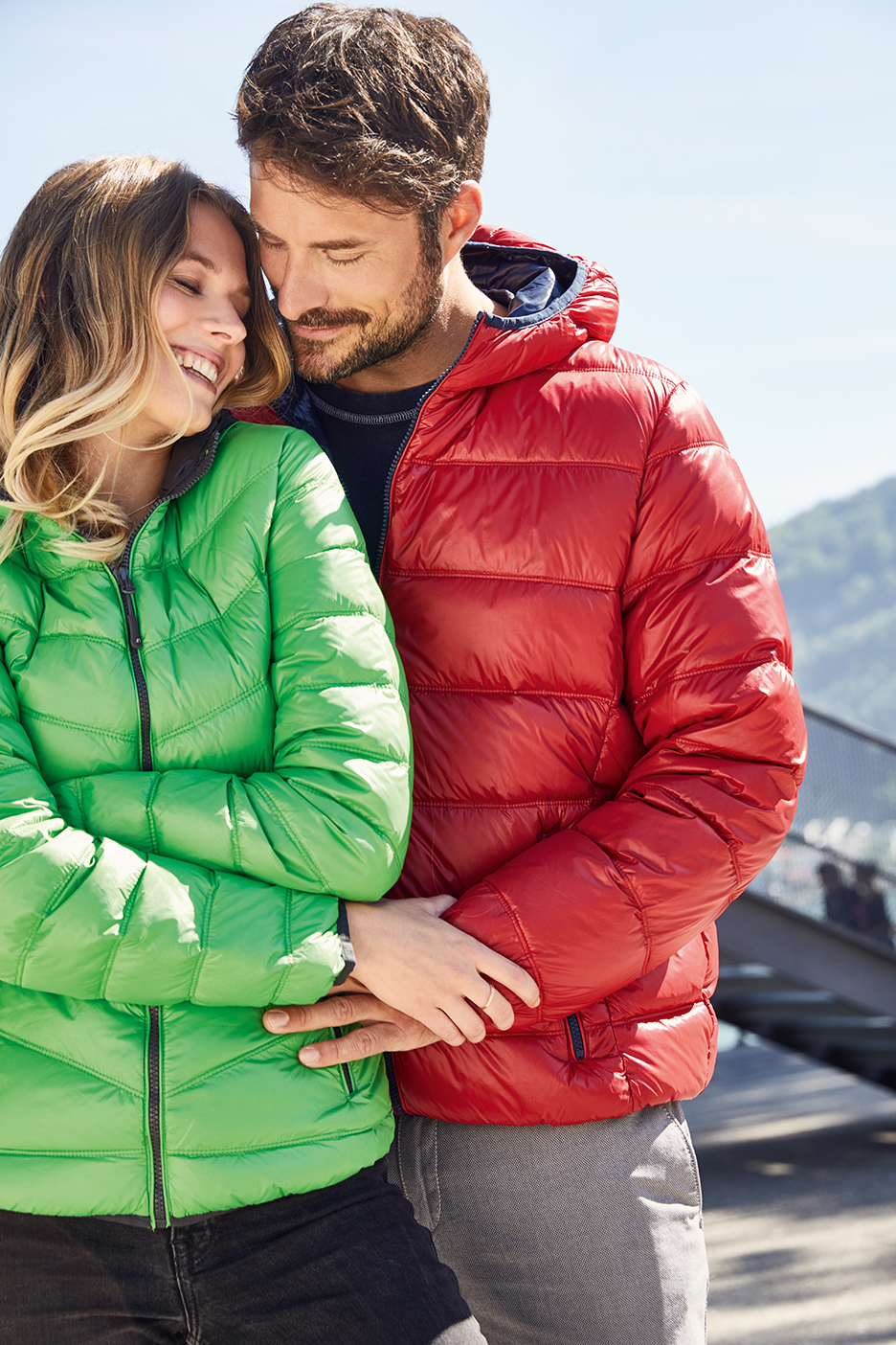 ultraleichte daunenjacke mit kapuze