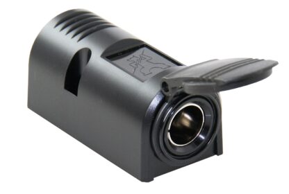 Aufbausteckdose mit Deckel für Universalstecker, QG02023